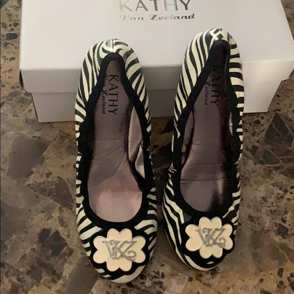 Kathy Van Zealand size 6.5 zebra print flats